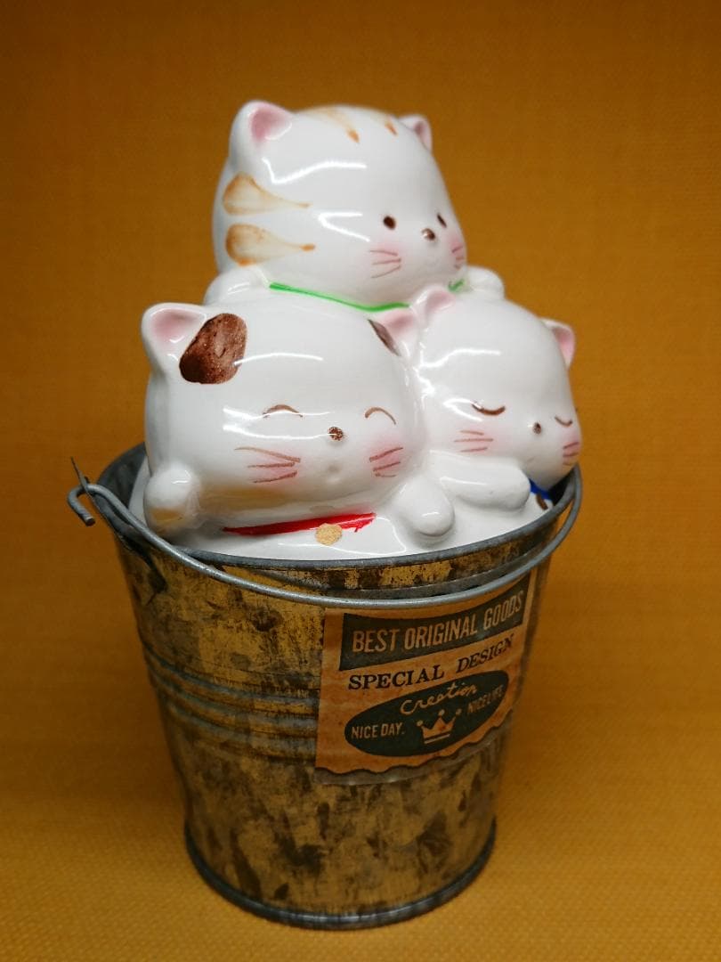 ネコ　猫　白猫　陶器　オブジェ　置物　インテリア　工芸品　美術品　A1200