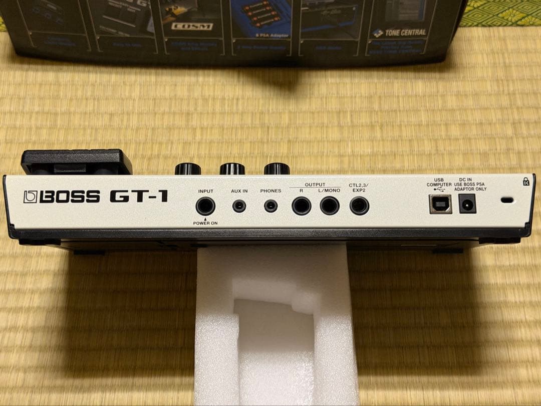 BOSS GT-1 ギターマルチエフェクター　ホワイト　教科書セット