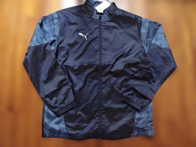 新品　PUMA　ウインドブレーカー上下セット