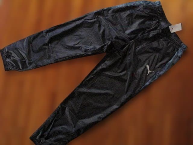新品　PUMA　ウインドブレーカー上下セット