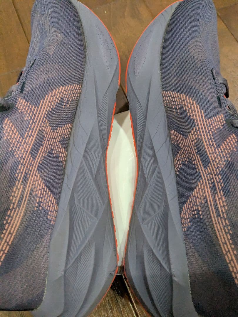 asics　アシックス　ノヴァブラスト5　26cm 厚底