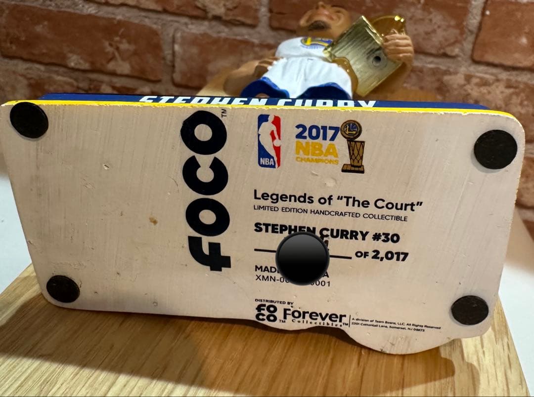ステフィン・カリー 2017 NBA チャンピオン記念ボブルヘッド トロフィー