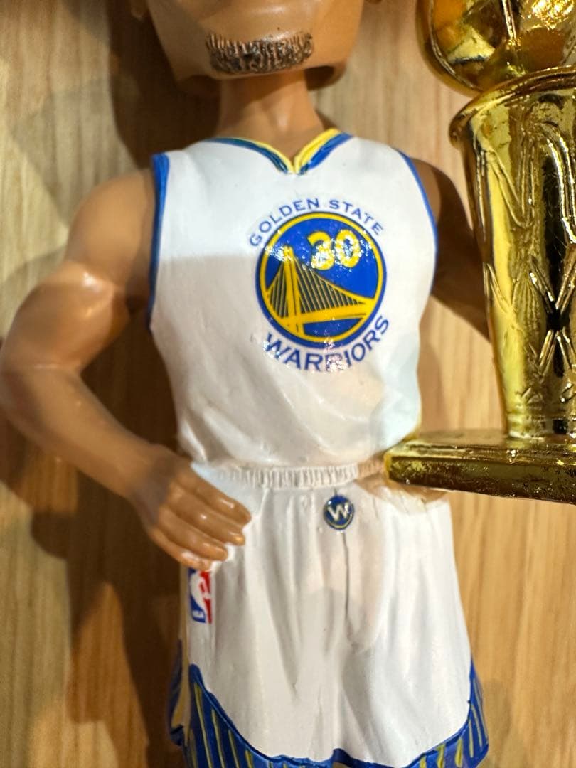 ステフィン・カリー 2017 NBA チャンピオン記念ボブルヘッド トロフィー