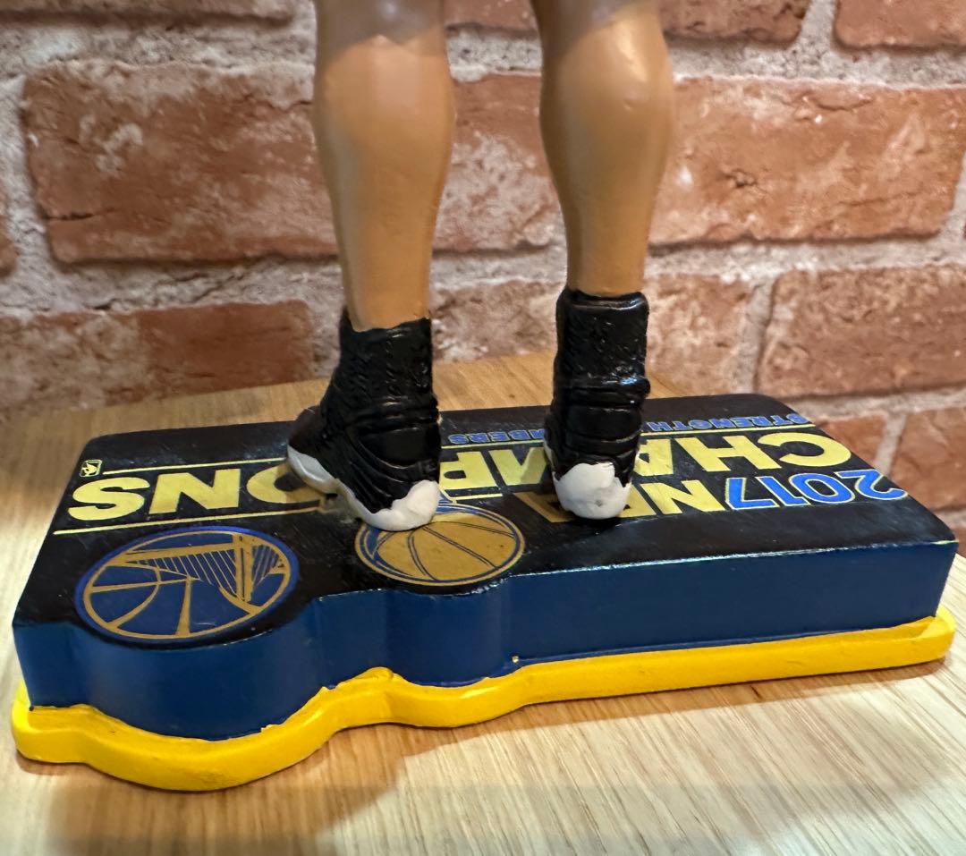 ステフィン・カリー 2017 NBA チャンピオン記念ボブルヘッド トロフィー