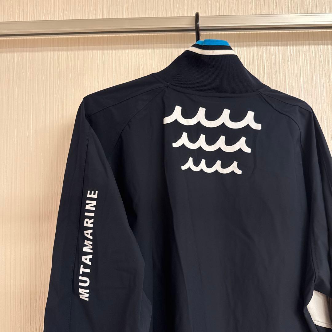 mutamarine ネイビー 長袖ハイネックウィンドブレーカー