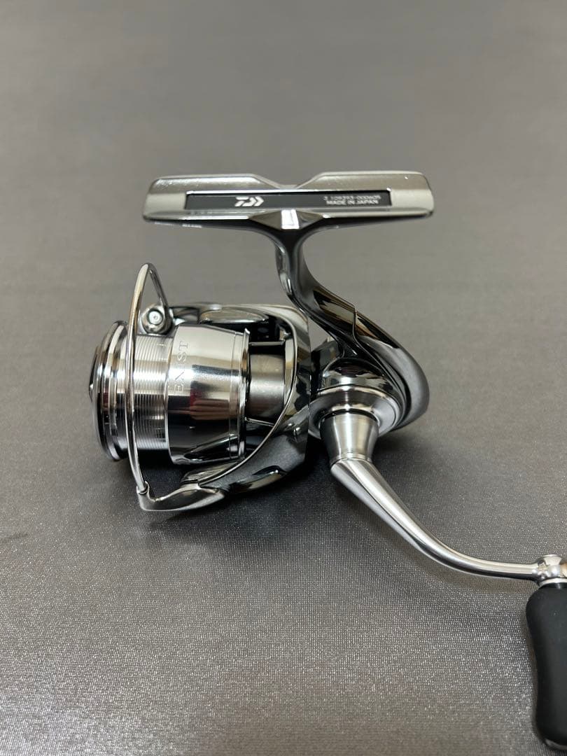 22イグジストLT2500S スピニングリール
