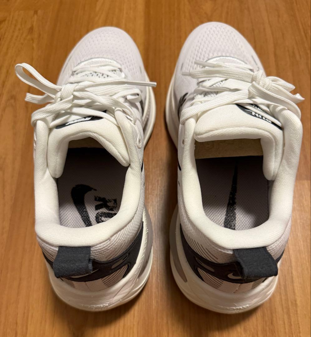 【みや】NIKE ボメロ18 25.5cm