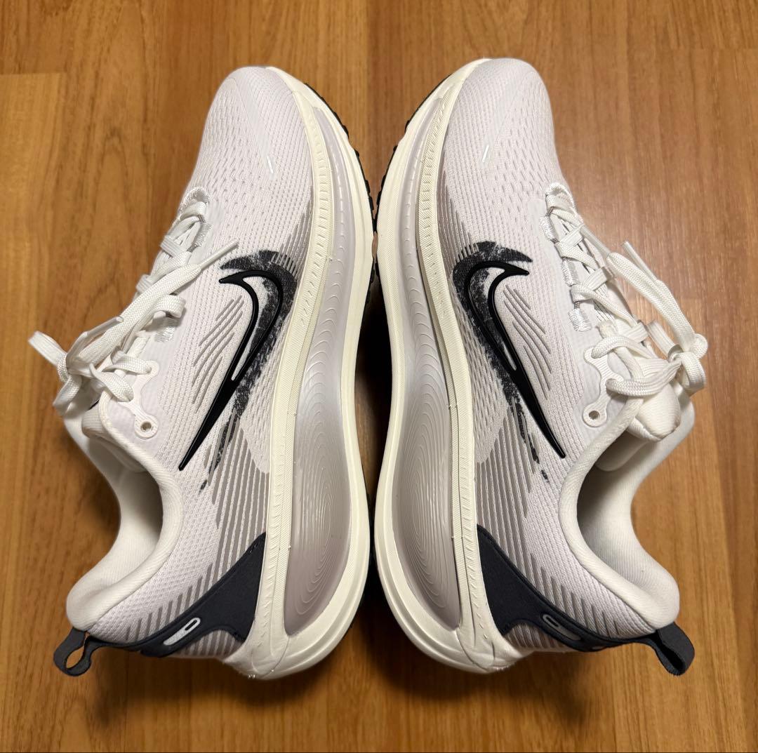【みや】NIKE ボメロ18 25.5cm