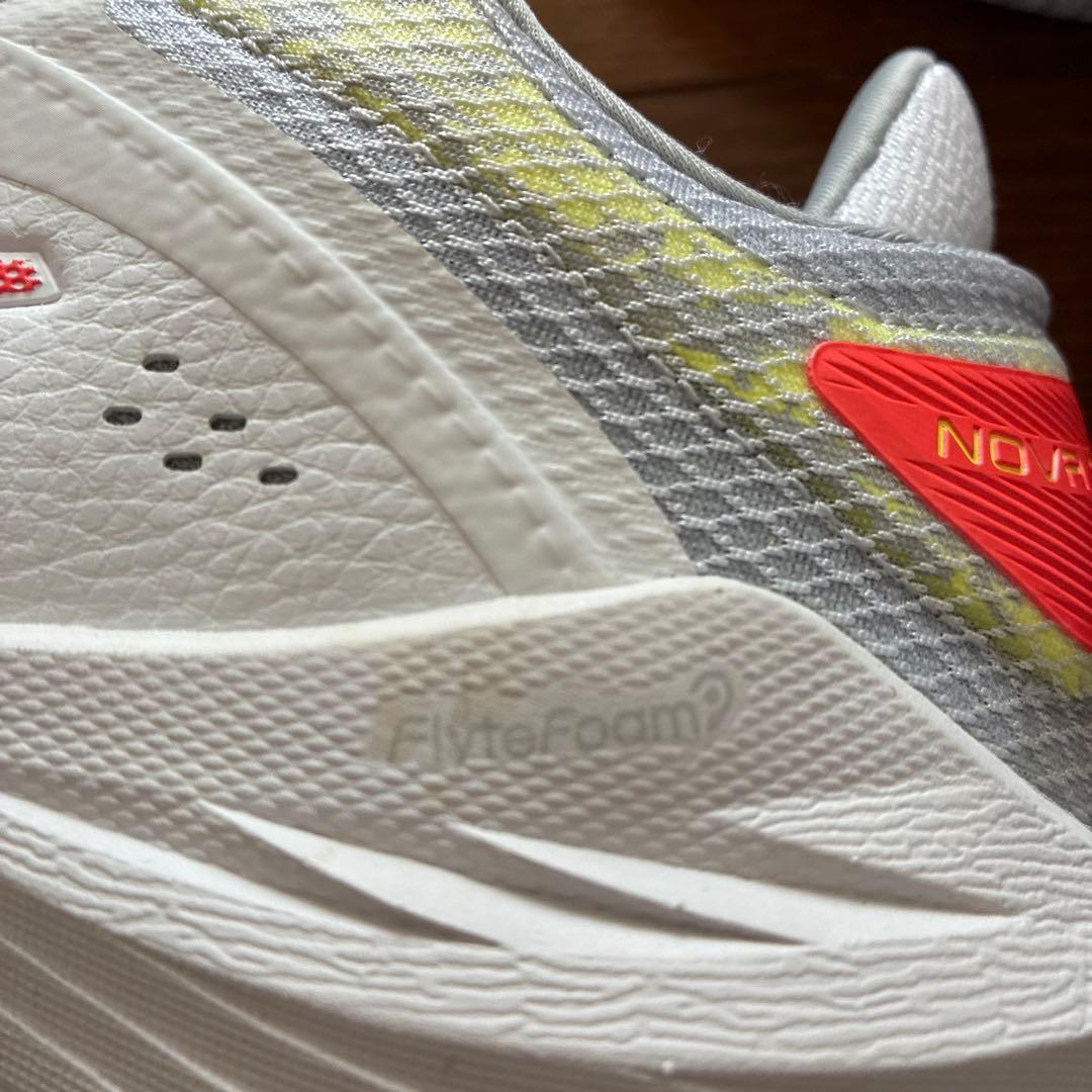NOVA SURGE LOW ノヴァサージロー アシックス バッシュ