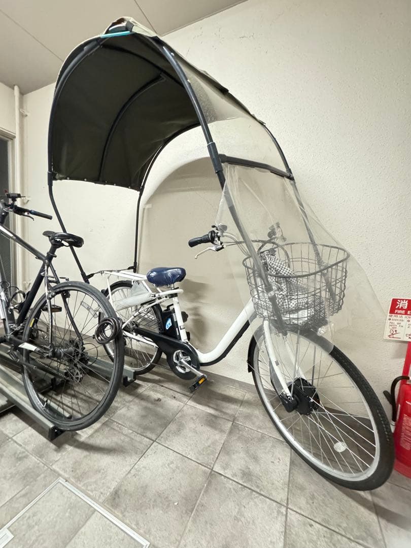 【送料無料】屋根付き電動アシスト自転車 ホワイト/カーキ　ヤマハRIN