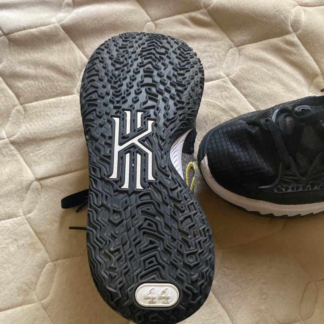 Nike Kyrie バスケットボールシューズ 44