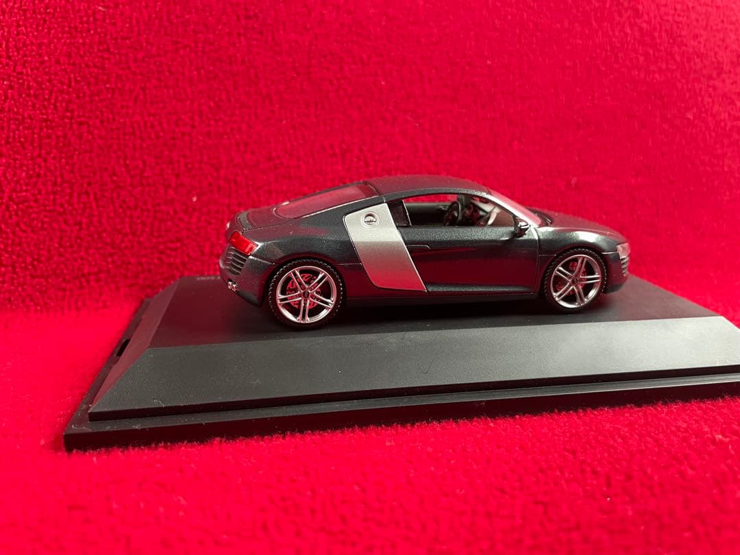 Schuco R8 ミニカー 1/43 シュコー　アウディ　デイトナグレー