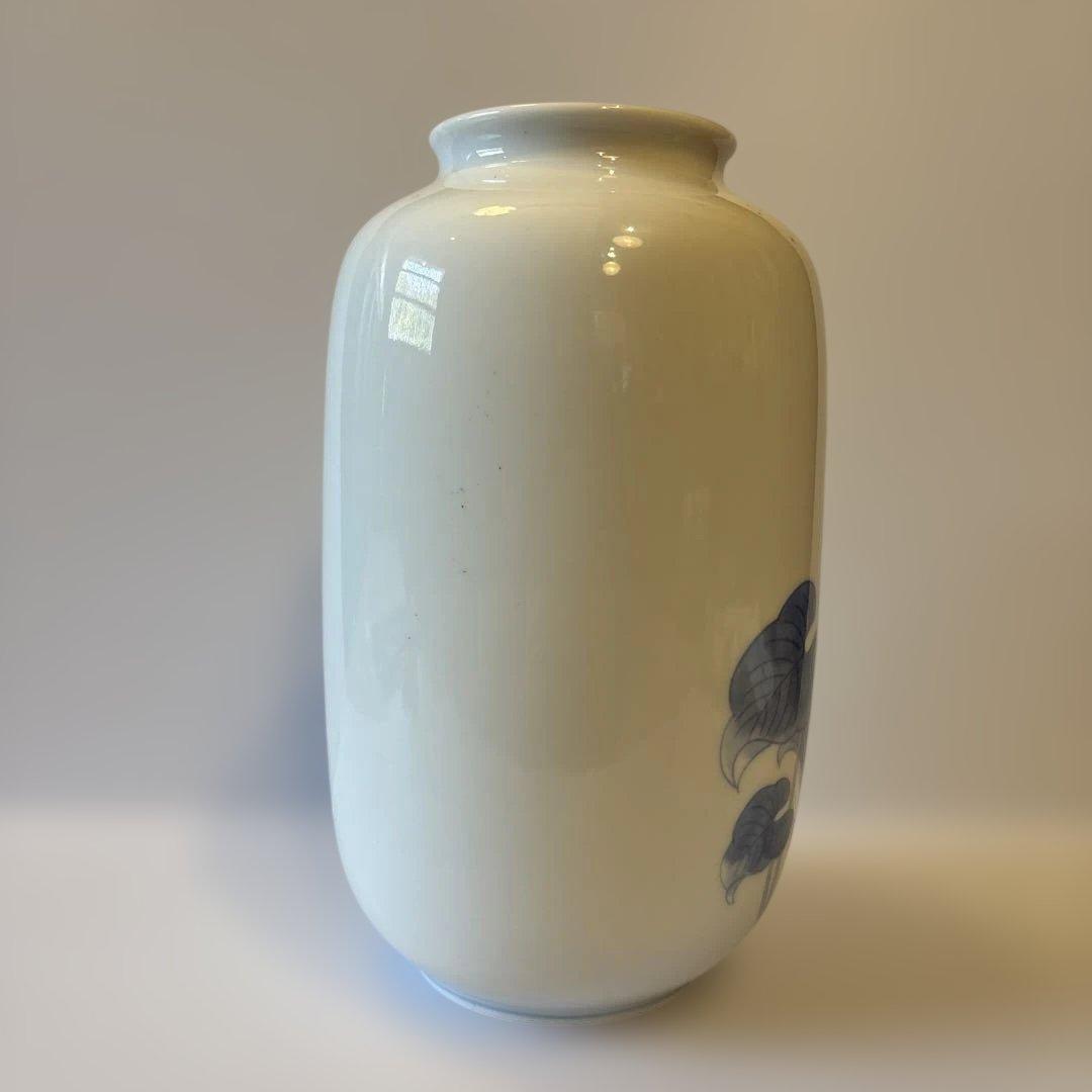 【有田焼】叙勲受章記念 花瓶 菊紋入 秀峰作 共箱・木札付 磁器 花生