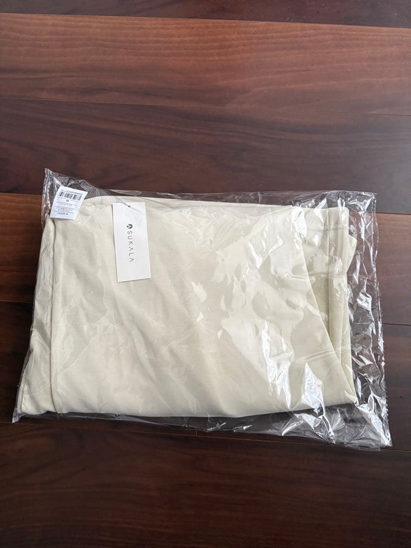 新品未使用【SUKALA】エアースムースリラックスサロペット