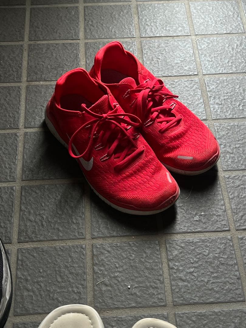 Nike 赤 ランニングシューズ