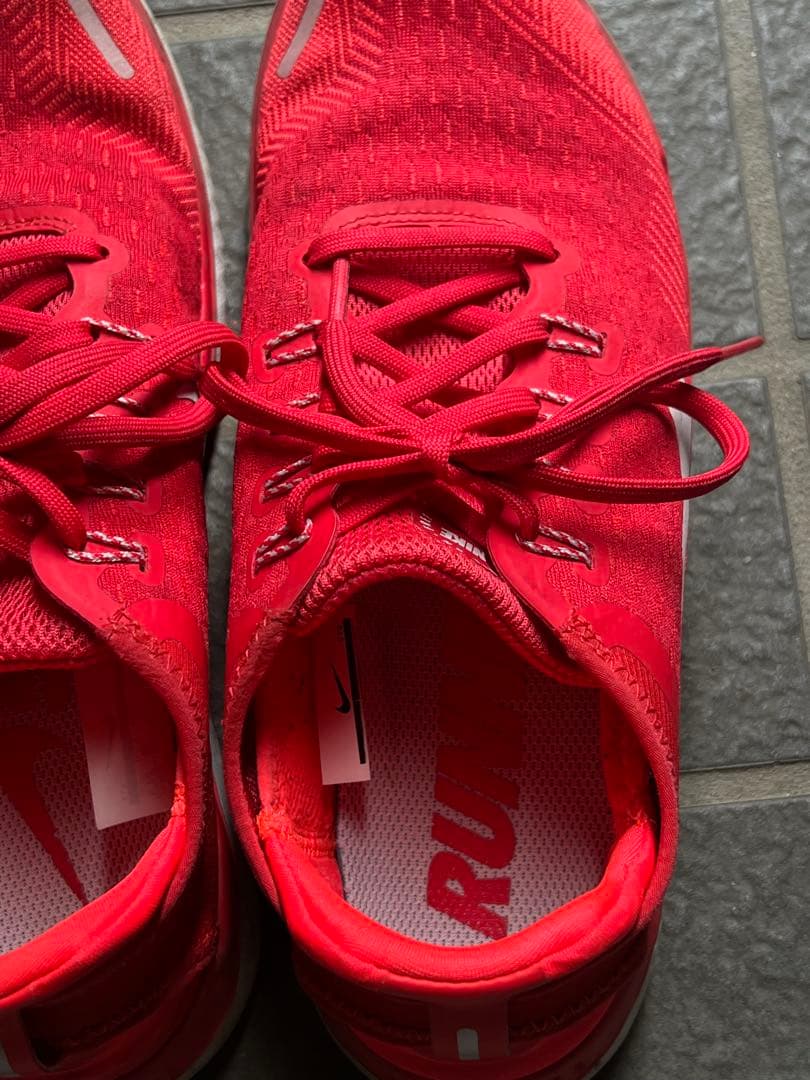 Nike 赤 ランニングシューズ