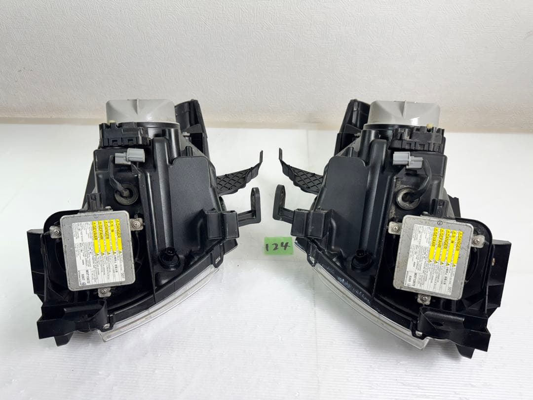 美品 モビリオ スパイク GK1 GK2 後期　ヘッドライト　左右