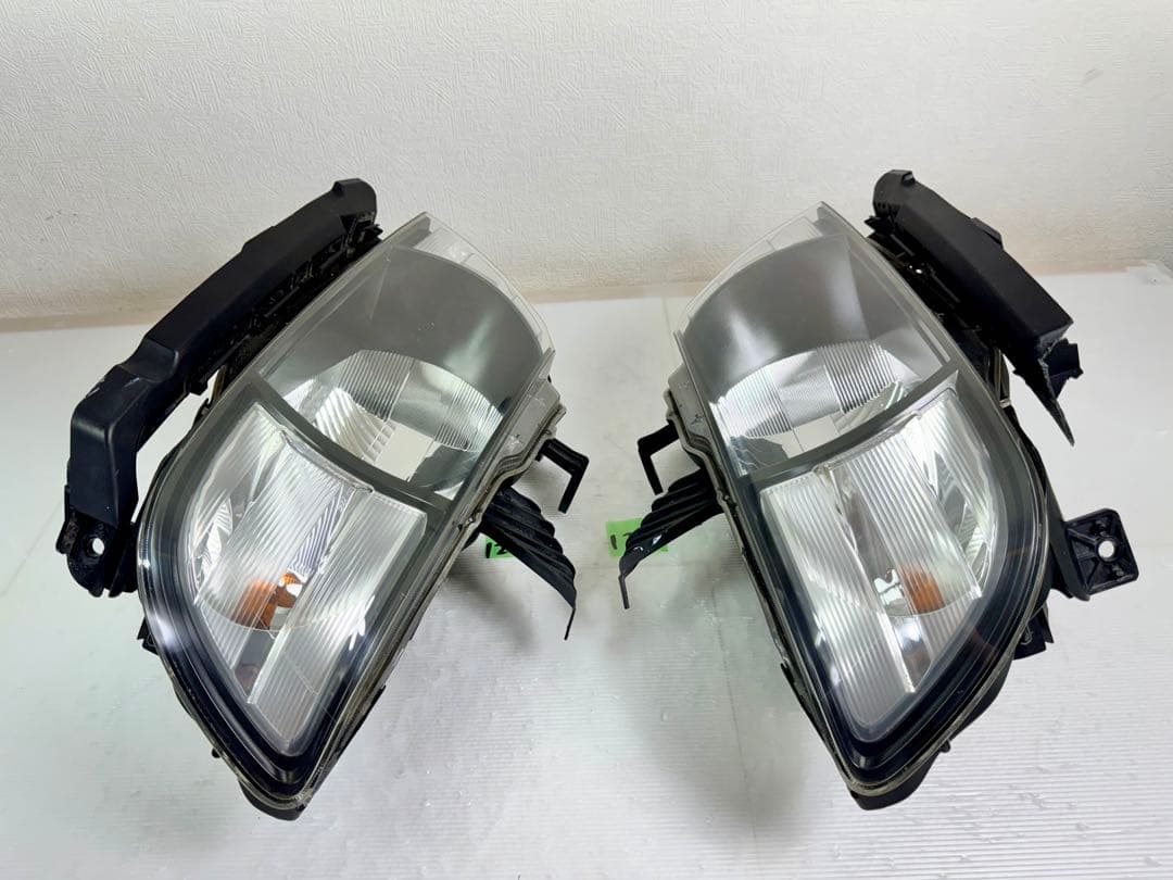 美品 モビリオ スパイク GK1 GK2 後期　ヘッドライト　左右