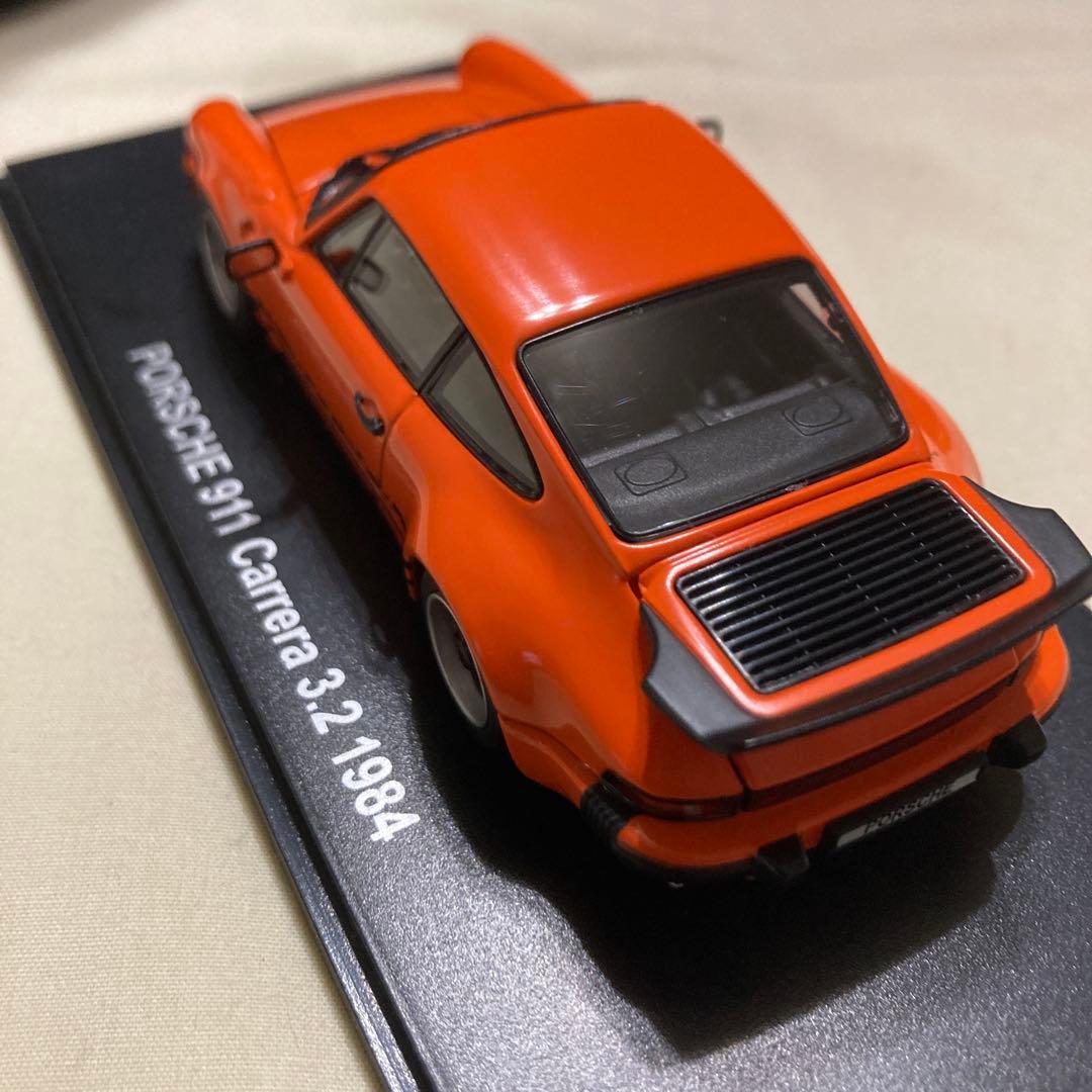 京商 1/43 ポルシェ 911 カレラ 3.2 1984 オレンジ