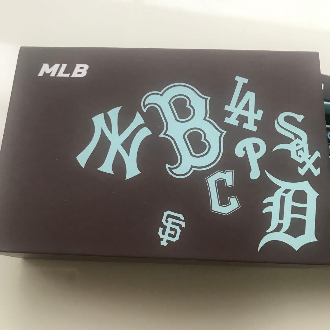 優勝セール　希少　新品　MLB ロゴ　アクセサリーピンセット