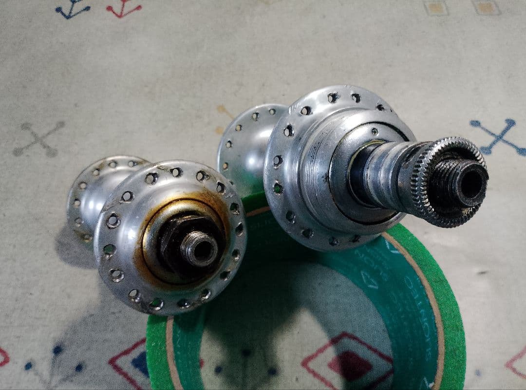 ハブ Campagnolo RECORD 32H 約99/128mm