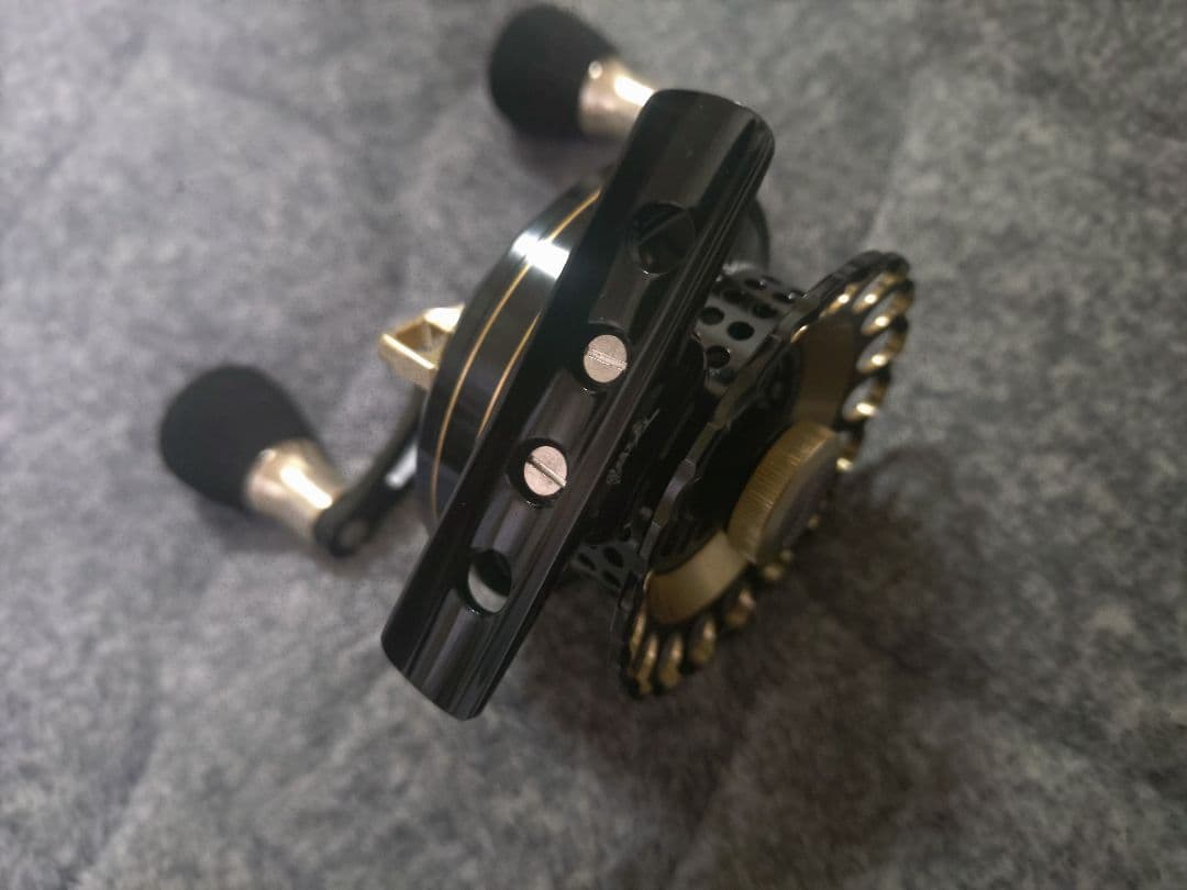黒鯛工房のカセ筏師　チヌセレクションＺ60HG-BG（LEFT　HANDLE）