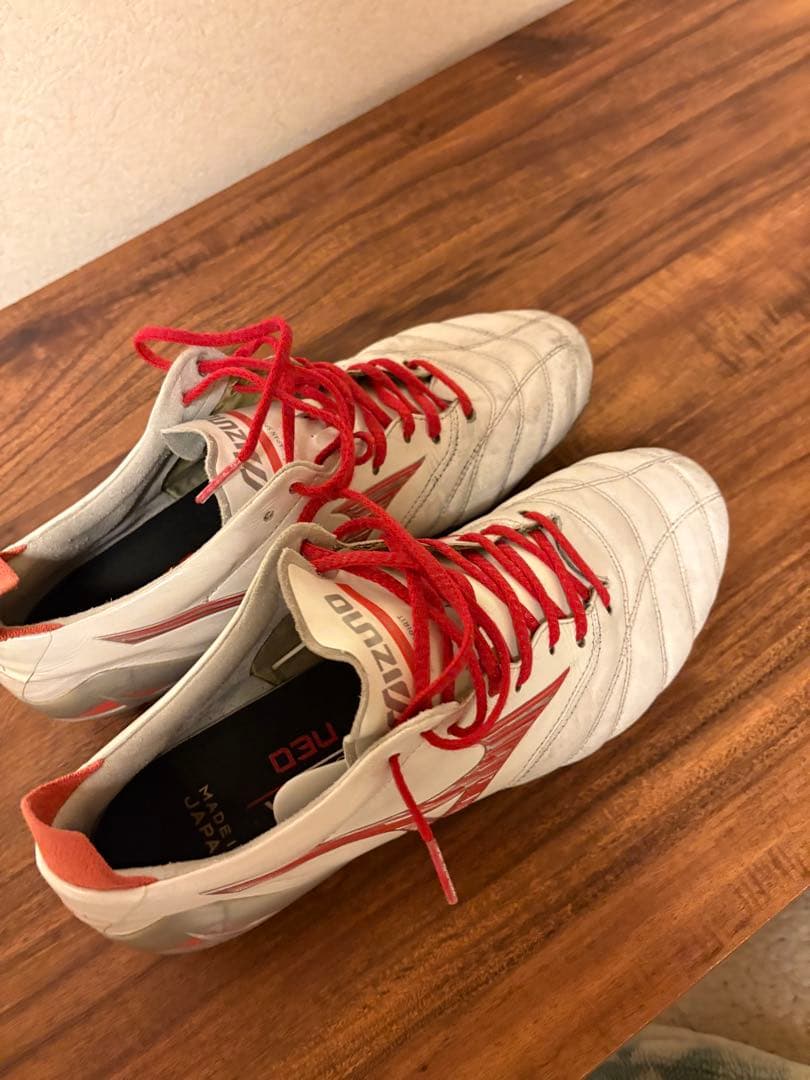 Mizuno Morelia Neo4 サッカーシューズ ホワイト/レッド