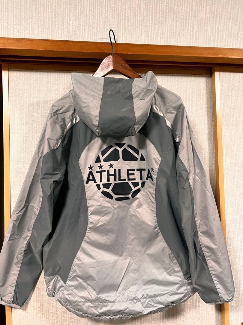 ATHLETA Lサイズ ウィンドブレーカー