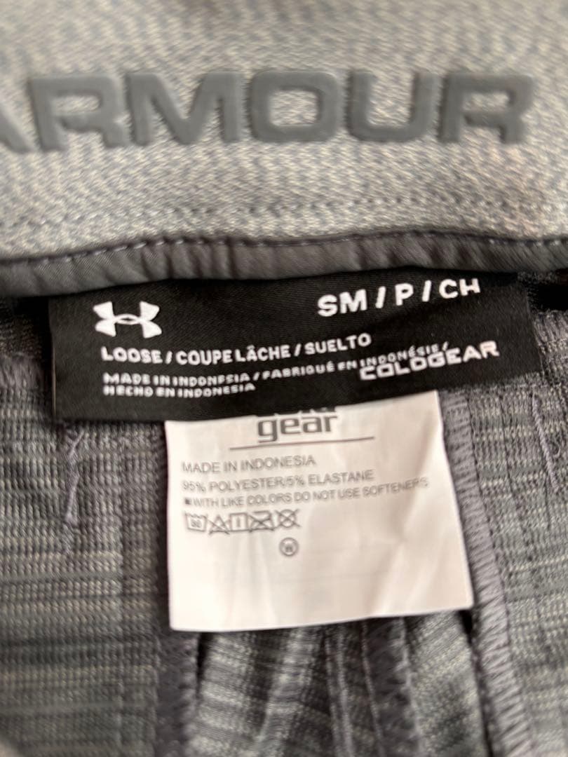 【新品タグ付】UNDER ARMOUR カジュアル パンツ グレー②