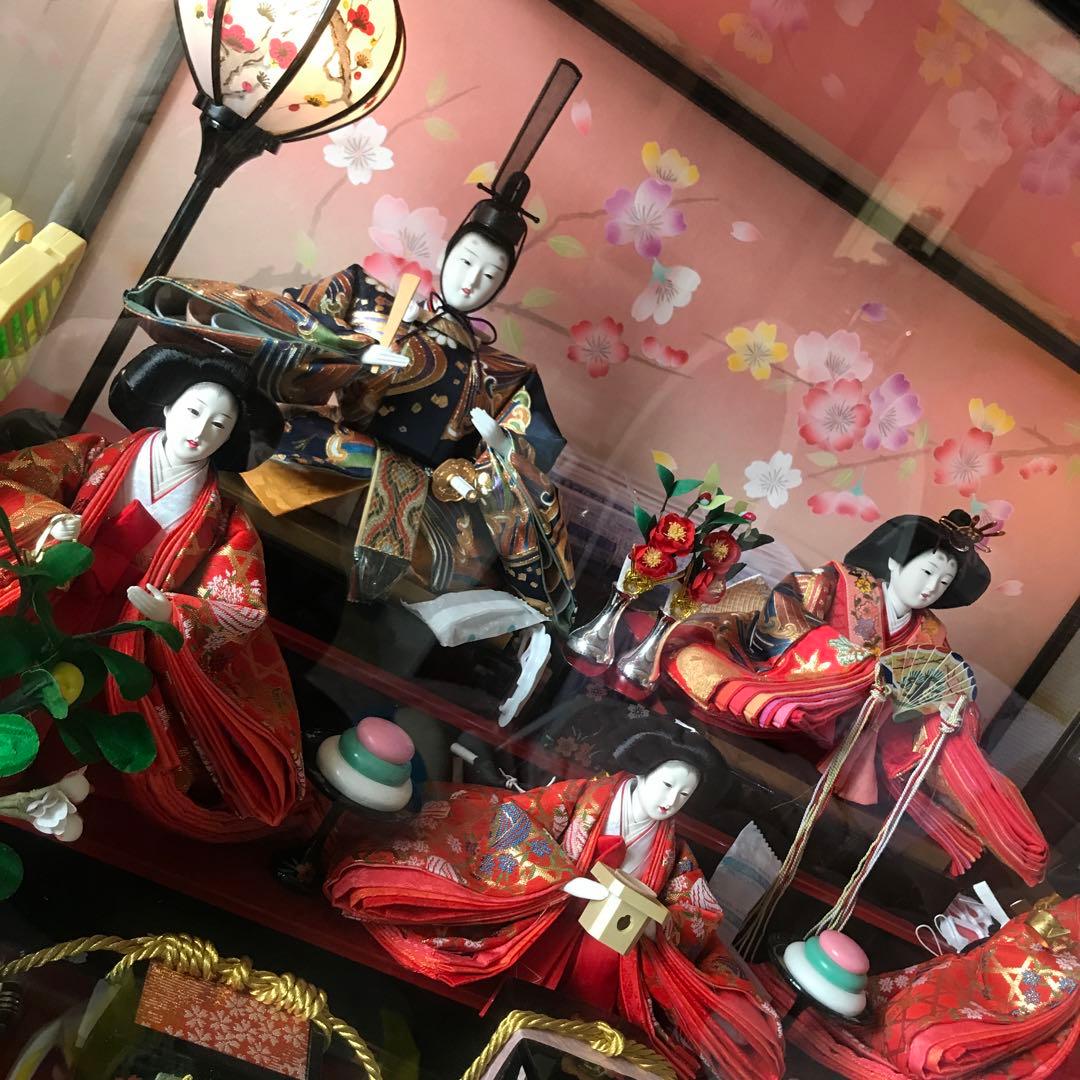 ガラスケース入り雛人形