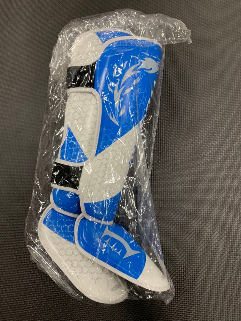 【新品】キックボクシングレガース大人用Mサイズ