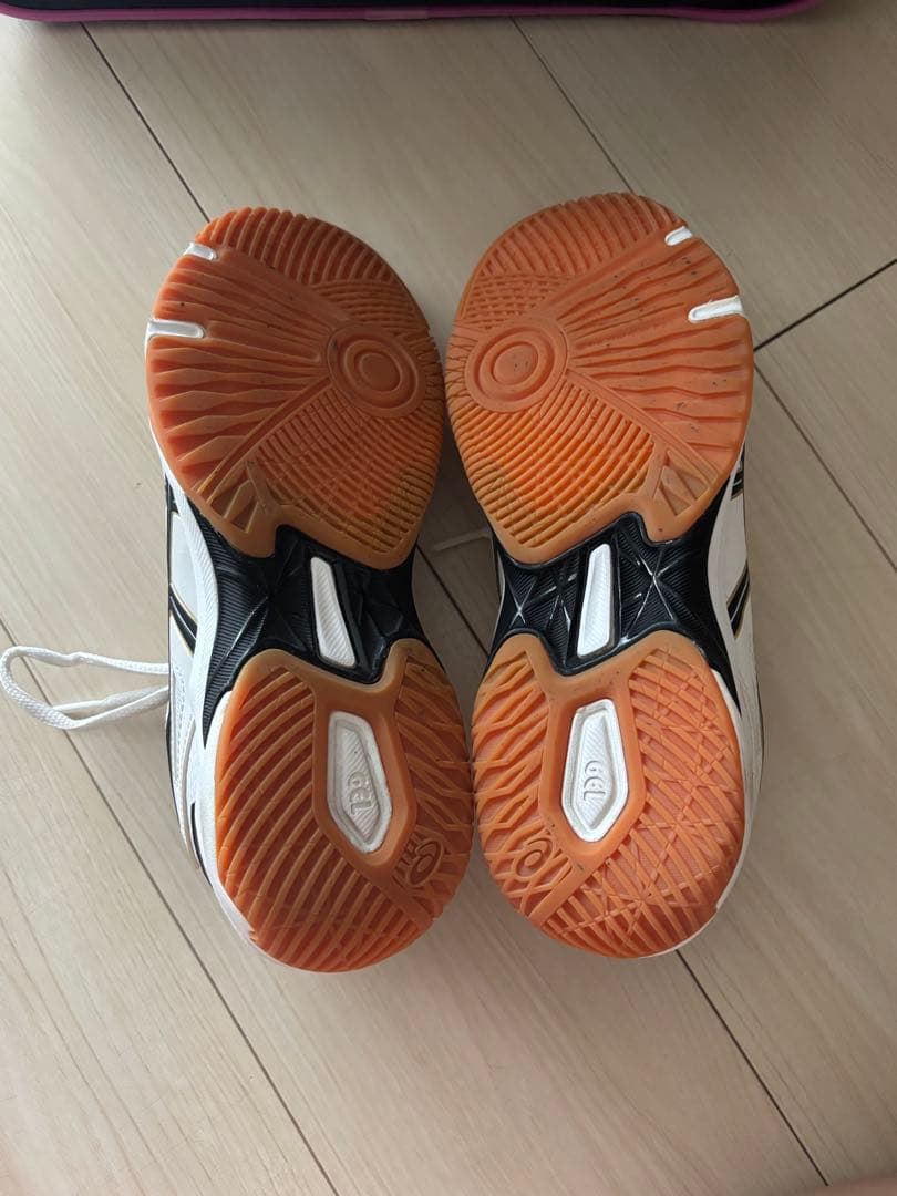 ASICS バレーボールシューズ ホワイト/ブラック 収納バッグ付き