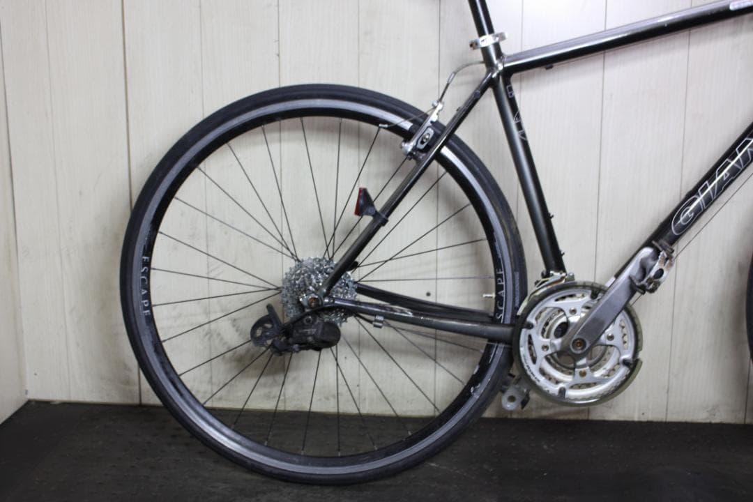 GIANT ESCAPE R3 700C 24速 500mm GREY クロス