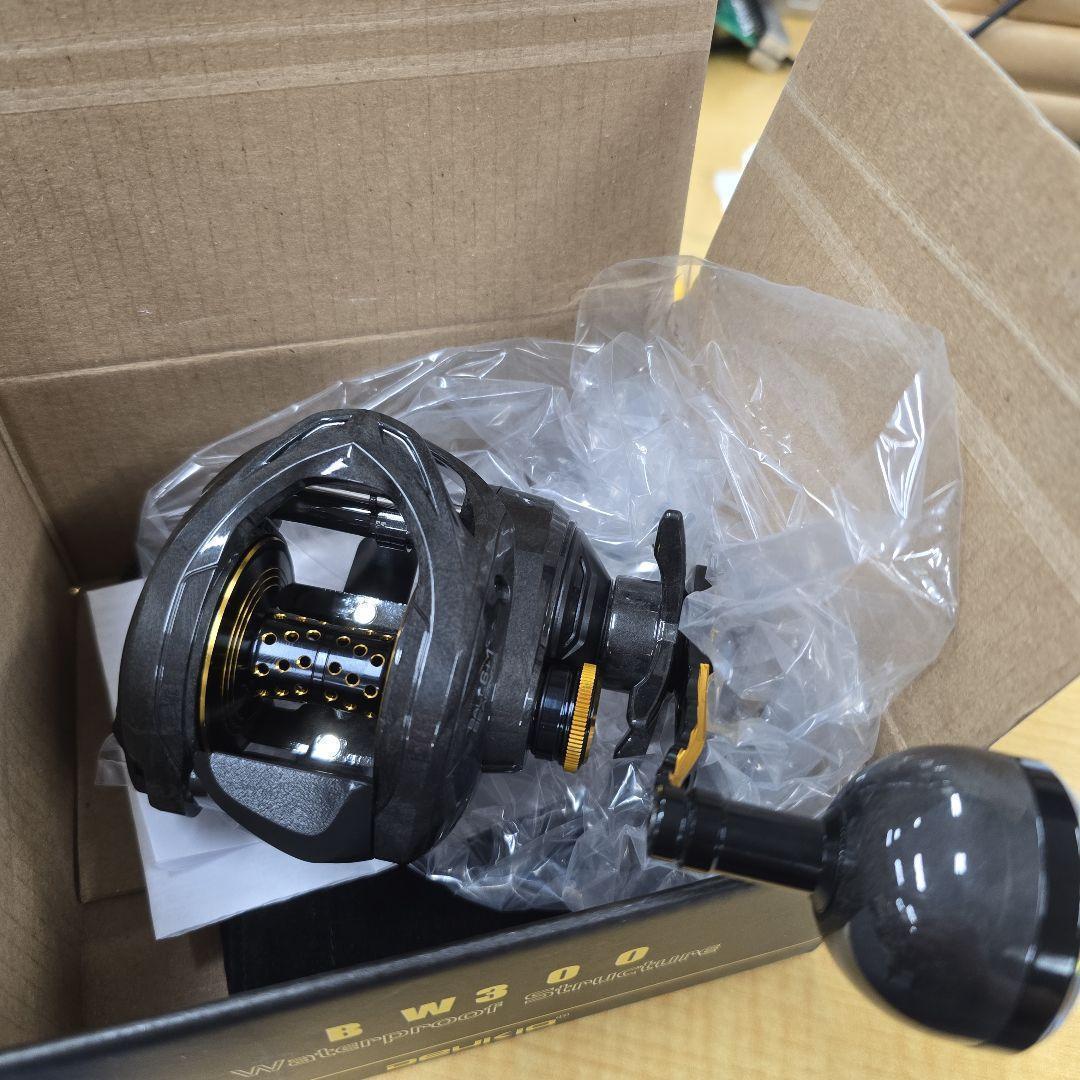 YU179X右 カーボンボデイ 深溝 ベイトリール ド16kg ブレーキ12階段