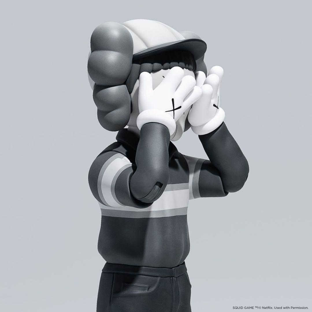 KAWS イカゲーム　チョルス　フィギュア　Squid Game