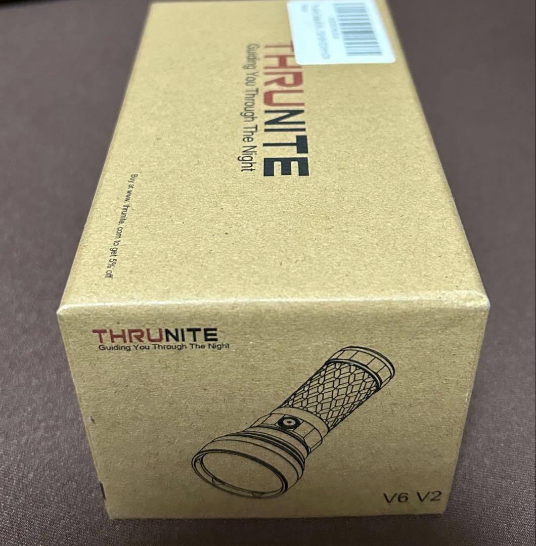 THRUNITE懐中電灯・ハンディライトV6 SST70