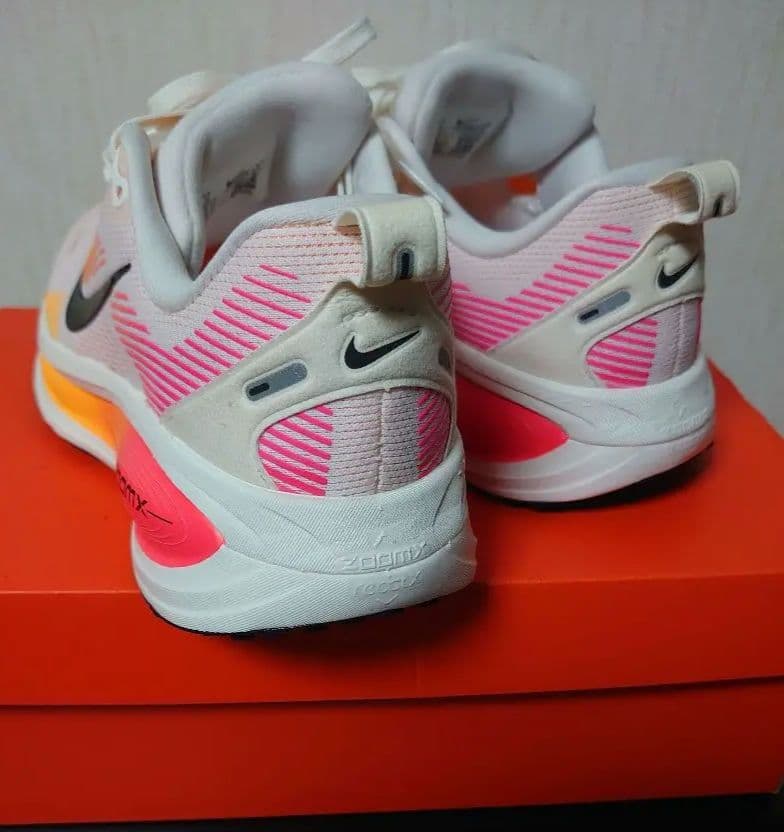 Nike ボメロ18 ウィメンズ 26.0cm オレンジ