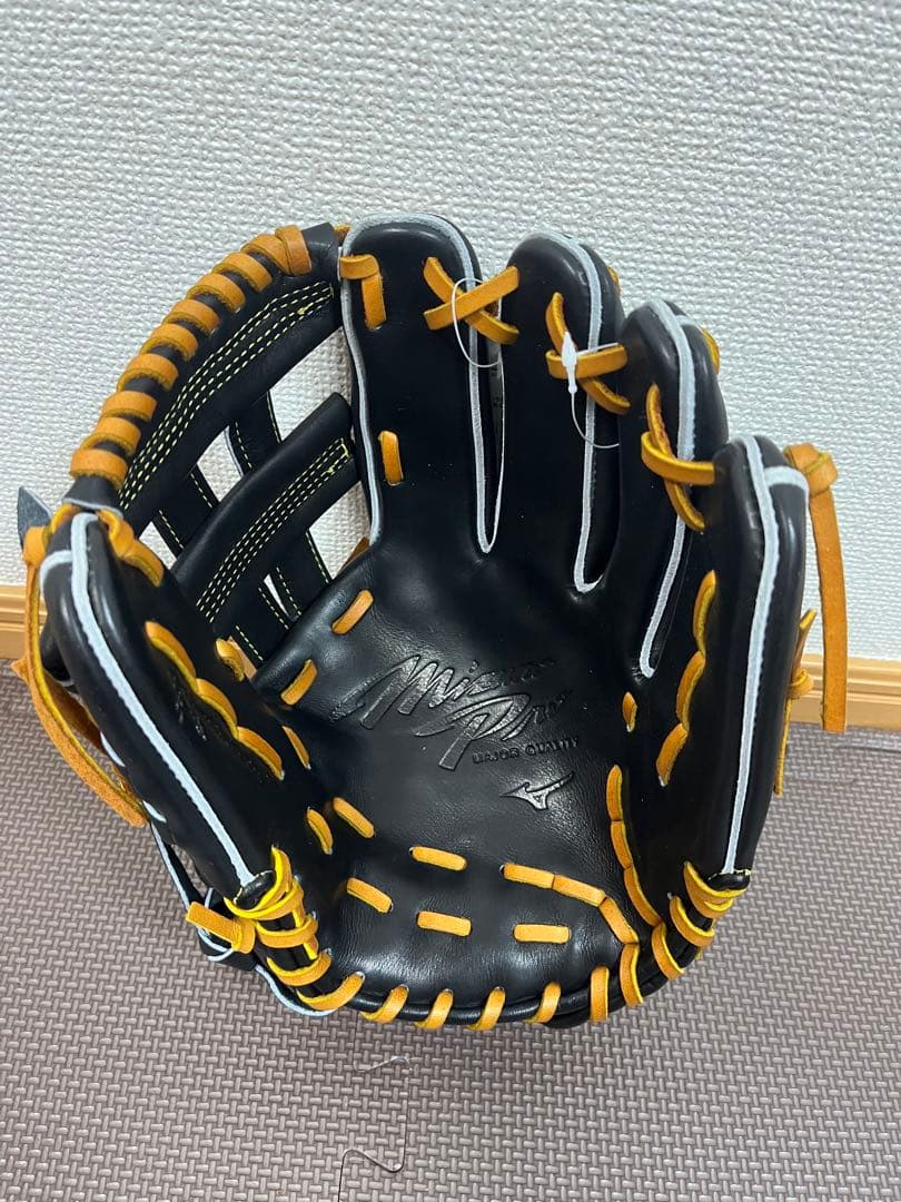 ・新品未使用　硬式　ミズノプロクラシック　内野手用