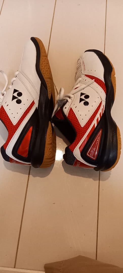 YONEX バドミントンシューズ ホワイト/レッド