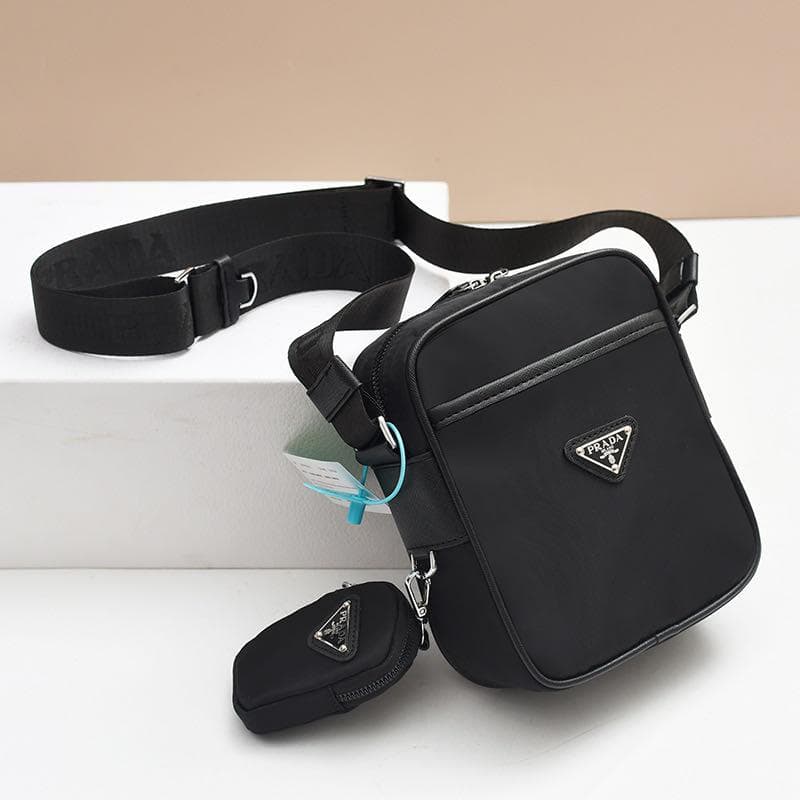 新品未使用 PRADA ブラック ナイロン ショルダーバッグ
