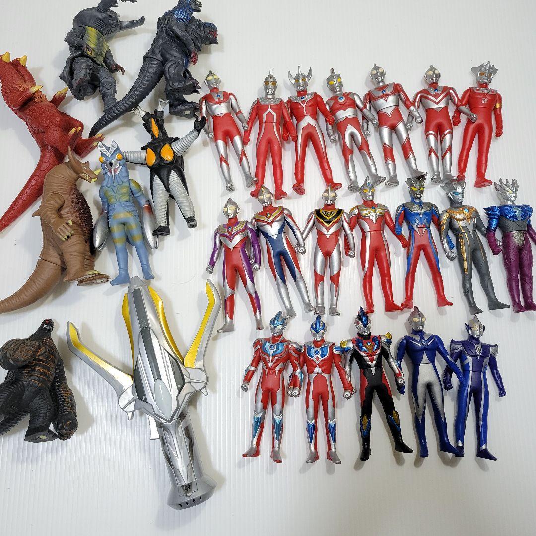 ウルトラマンギンガ　怪獣フィギュア7体　DXギンガスパーク ウルトラマン19個