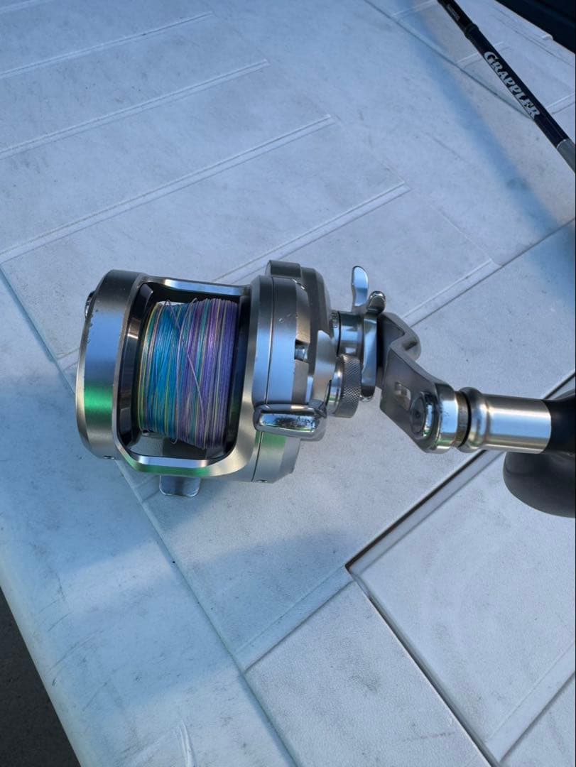 日本製 スピニングリール シルバー
