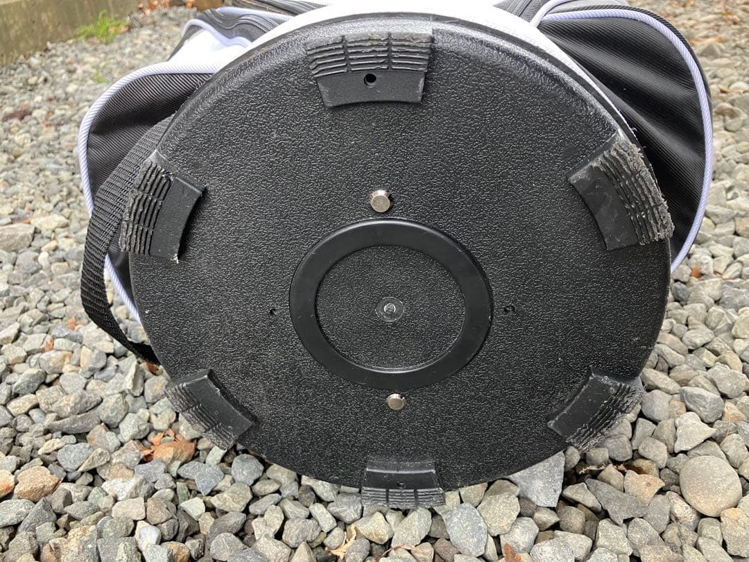 TaylorMade キャディバッグ ホワイト/ブラック Audiロゴ付き