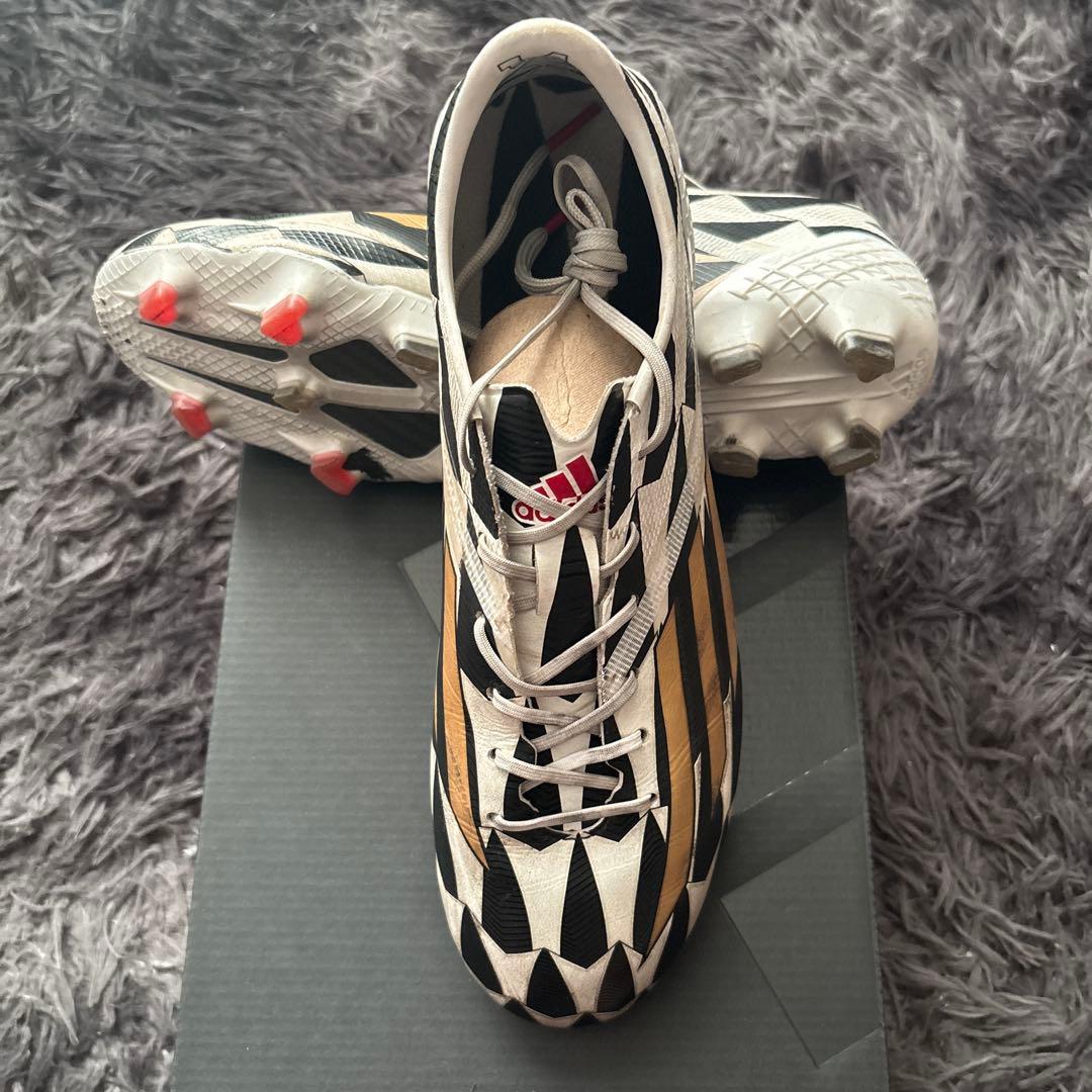 F50アディゼロIV FG 26.0 バトルパック復刻