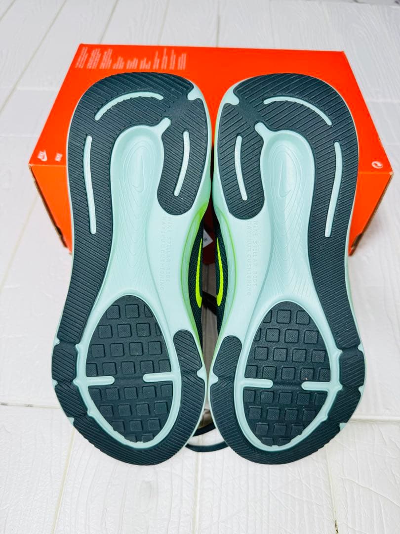 新品未使用　ナイキ Stellar Ride GS 24.5cm ランニング