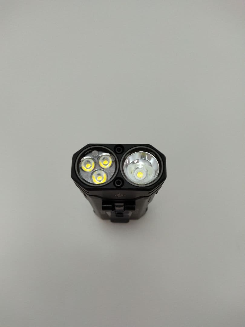 YEMAO A200/最大5200lm/LOOP GEAR と同じ様なライトです