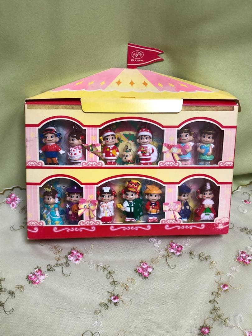 不二家のペコちゃんキャラクター人形 12体セット 新品未開封！非売品！貴重