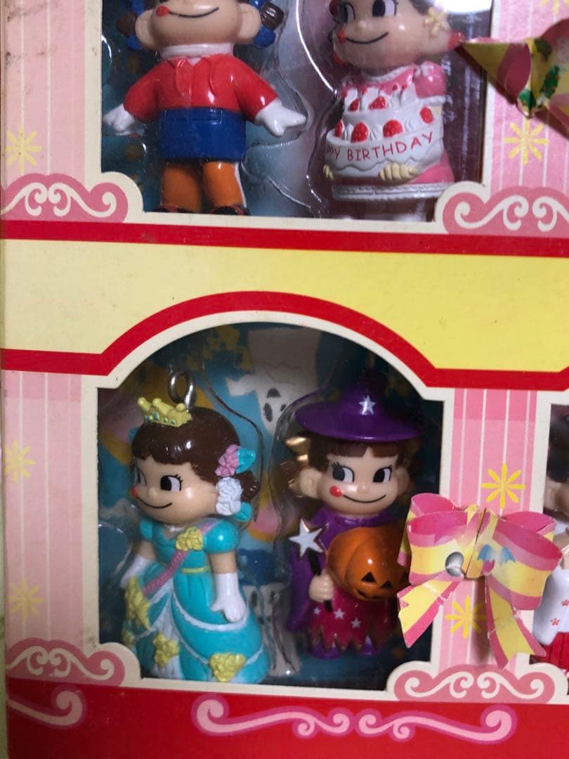 不二家のペコちゃんキャラクター人形 12体セット 新品未開封！非売品！貴重