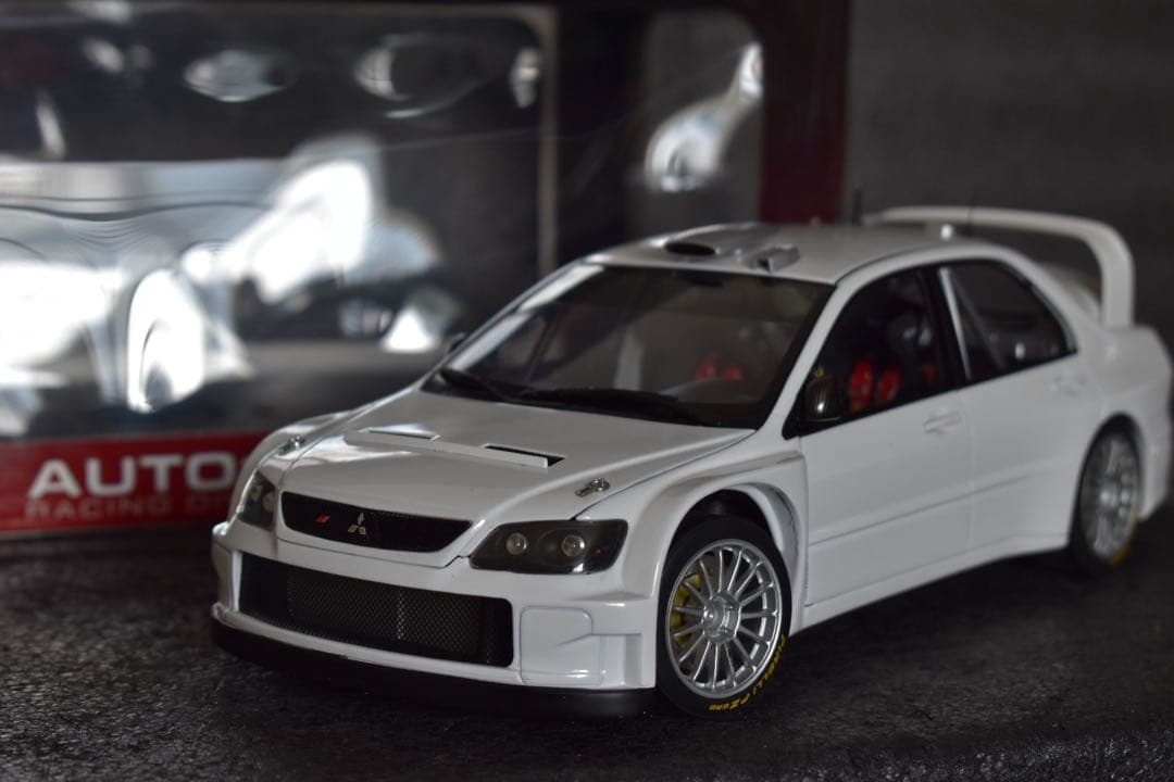 1/18 オートアート 三菱 ランサー エボリューション WRC プレーン