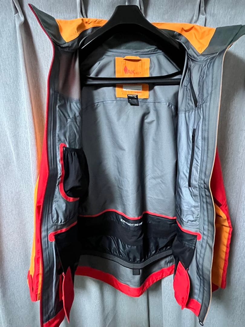 Burton AK457 GORE-TEX 3L size M 中古品